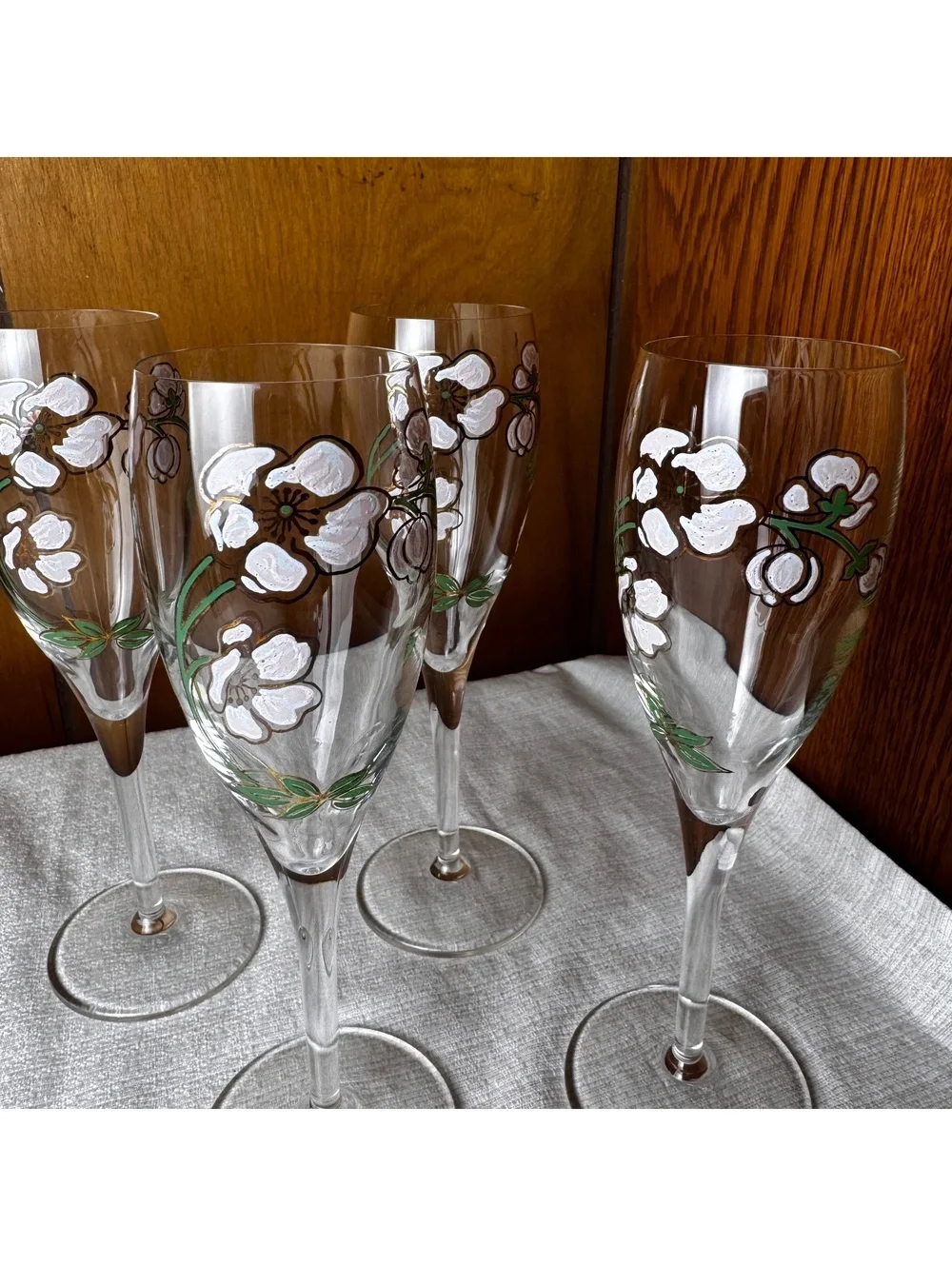 Vintage Hand Painted Floral Champagne Flutes Set Of 4 White Blossom Glasses - Picture 3 of 6